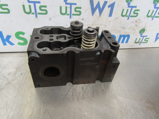 RENAULT PREMIUM 400 CYLINDER HEADS – 6 AVAILABLE - Engine and parts for Truck: picture 2 RENAULT PREMIUM 400 CYLINDER HEADS – 6 AVAILABLE - Engine and parts for Truck: picture 2