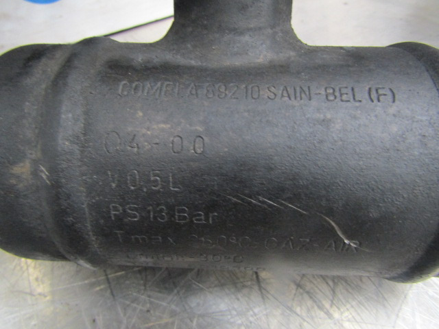 RENAULT PREMIUM COMPRESSOR PIPE & CHAMBER TYPE 5010300526 - Engine and parts for Truck: picture 3 RENAULT PREMIUM COMPRESSOR PIPE & CHAMBER TYPE 5010300526 - Engine and parts for Truck: picture 3