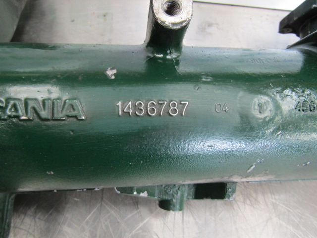 SCANIA 144/164 V8 INLET AIR INTAKE MANIFOLD - Engine and parts for Truck: picture 2 SCANIA 144/164 V8 INLET AIR INTAKE MANIFOLD - Engine and parts for Truck: picture 2