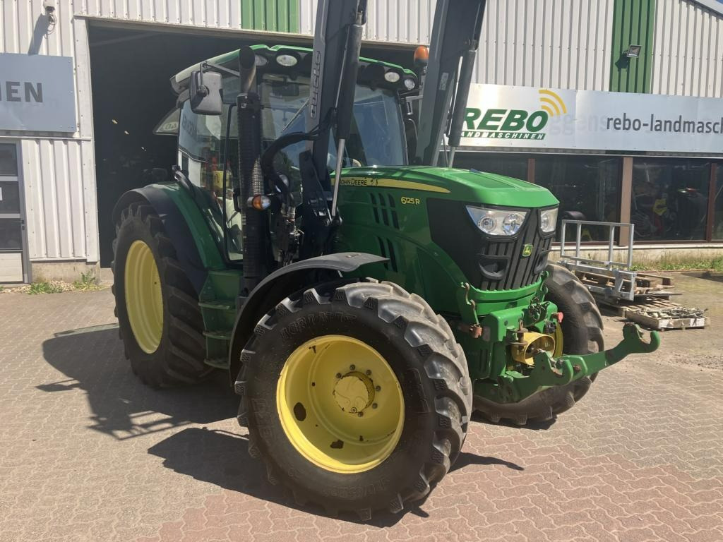 John Deere 6125R - Farm tractor: picture 1 John Deere 6125R - Farm tractor: picture 1