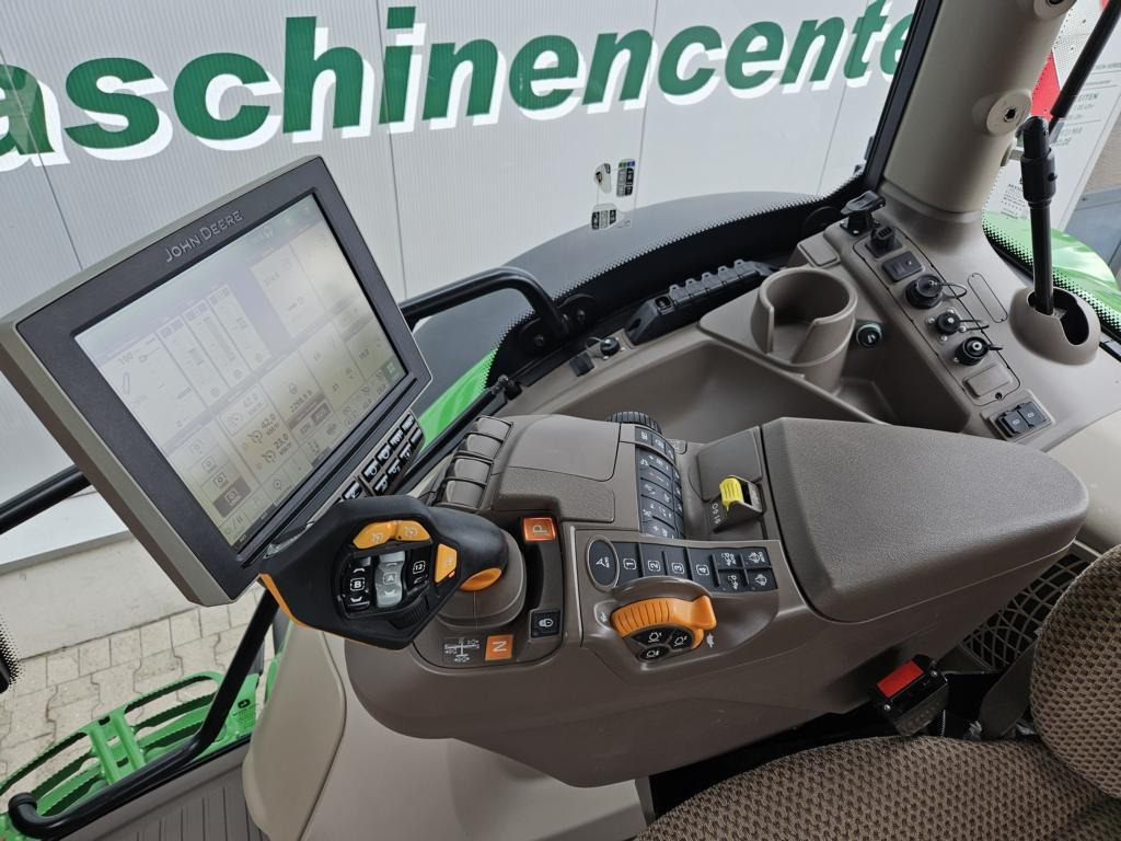 Farm tractor John Deere 6R185: picture 18