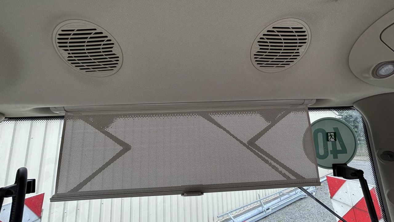 John Deere 6R195 - Farm tractor: picture 3 John Deere 6R195 - Farm tractor: picture 3