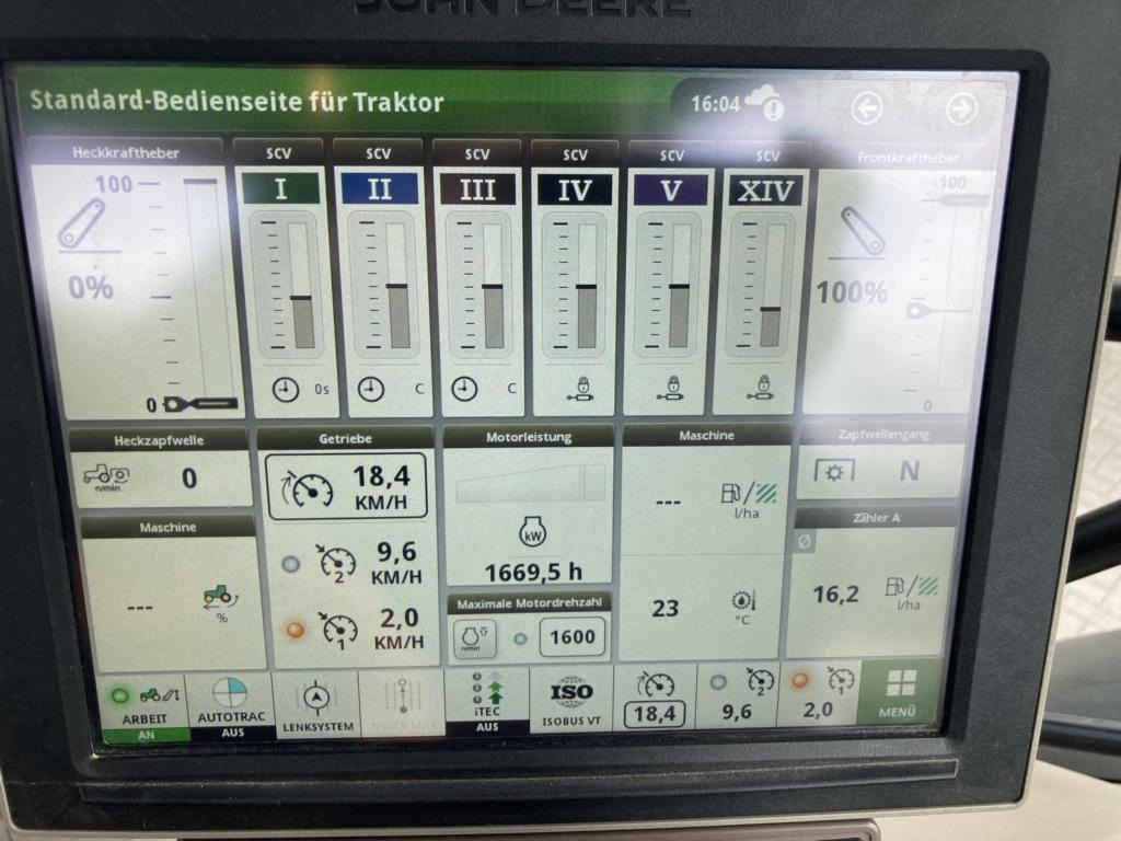 John Deere 6R230 - Farm tractor: picture 5 John Deere 6R230 - Farm tractor: picture 5