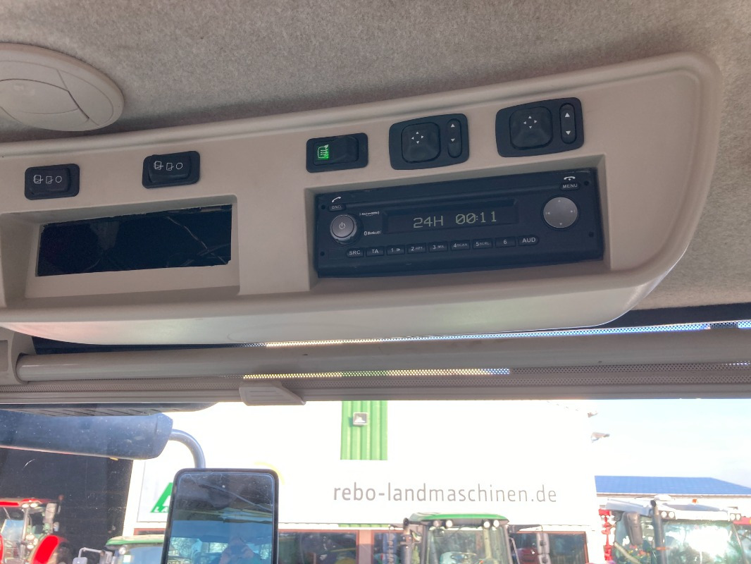 John Deere 7310R - Farm tractor: picture 2 John Deere 7310R - Farm tractor: picture 2