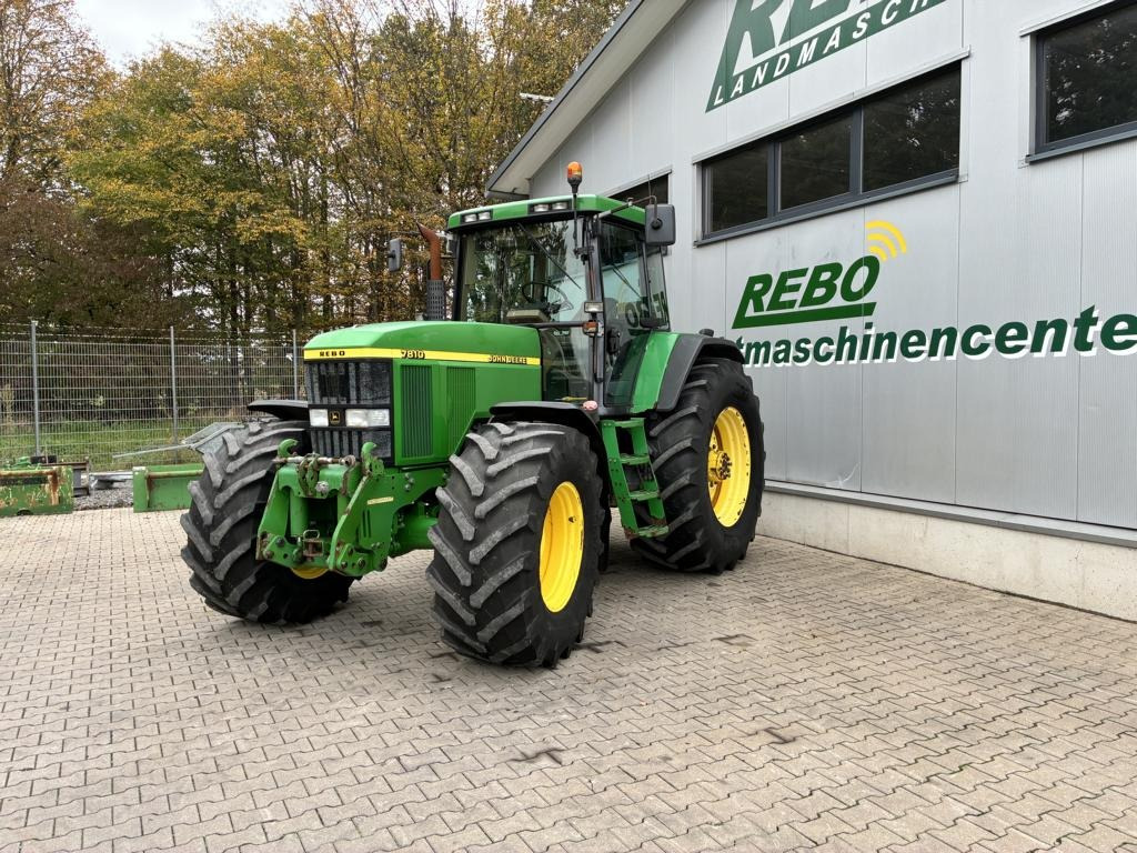 John Deere 7810 - Farm tractor: picture 1 John Deere 7810 - Farm tractor: picture 1