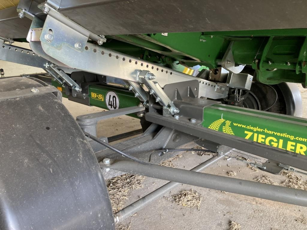 John Deere HD35X MY24 - Combine harvester: picture 4 John Deere HD35X MY24 - Combine harvester: picture 4