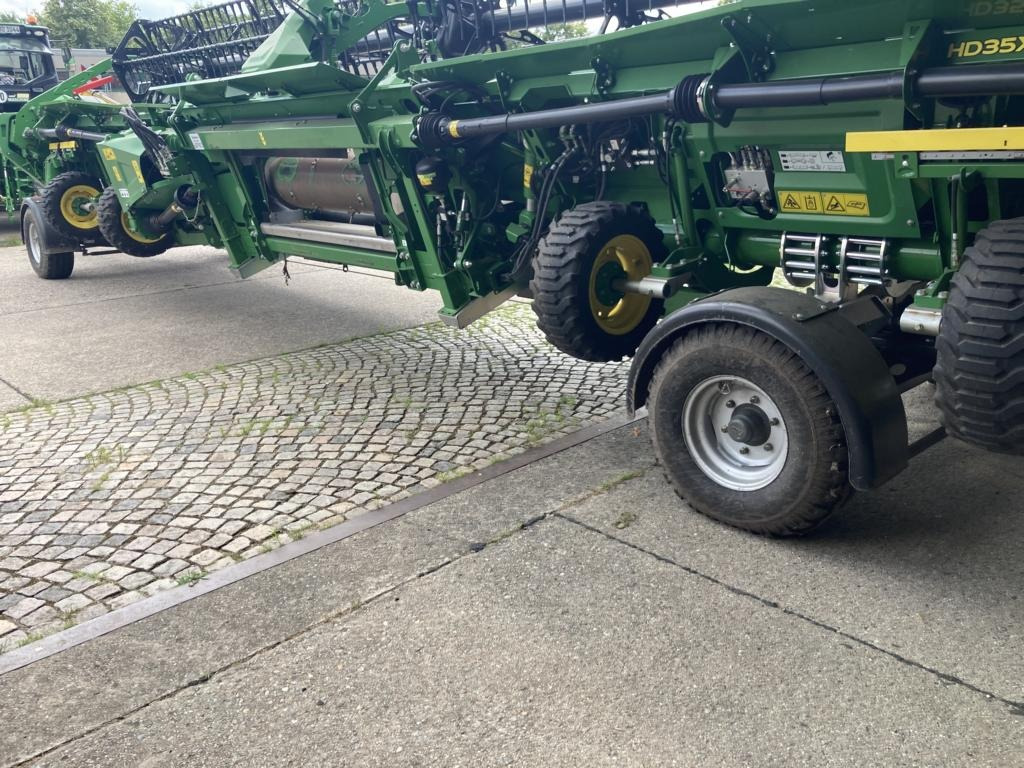 John Deere HD35X MY24 - Combine harvester: picture 5 John Deere HD35X MY24 - Combine harvester: picture 5