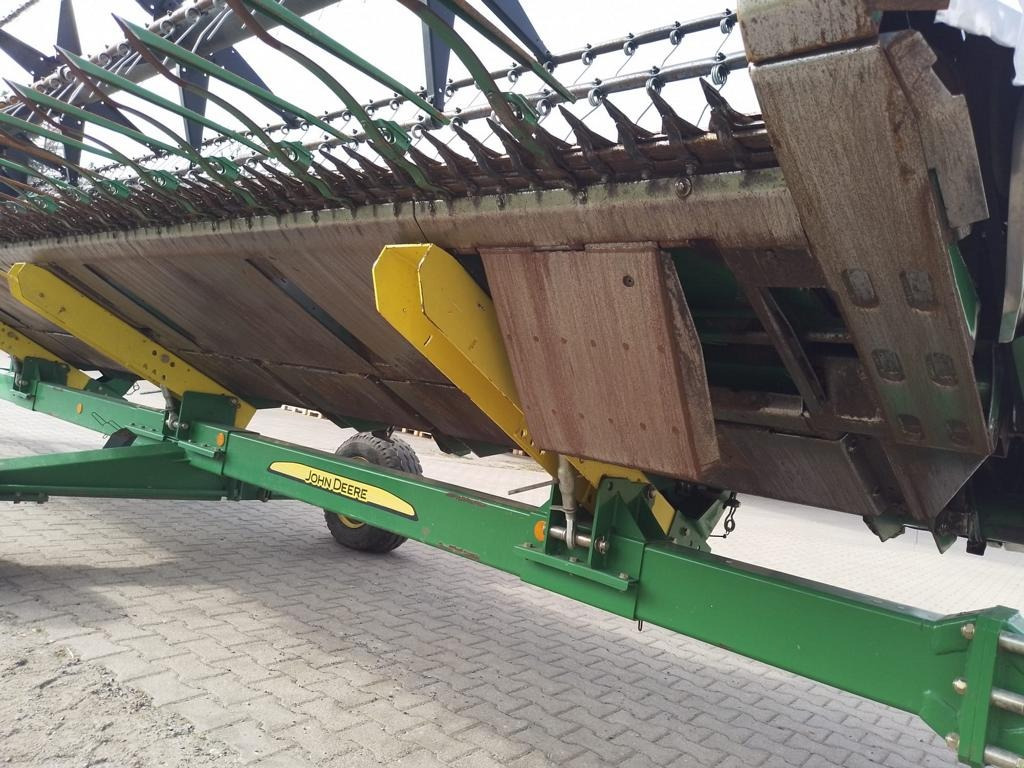 Combine harvester John Deere T560I: picture 14