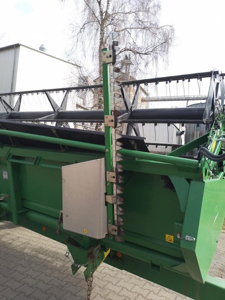Combine harvester John Deere T560I: picture 15