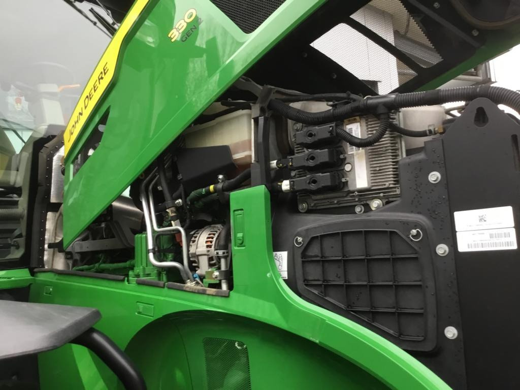 John Deere TRAKTOR 7R330 - Farm tractor: picture 2 John Deere TRAKTOR 7R330 - Farm tractor: picture 2