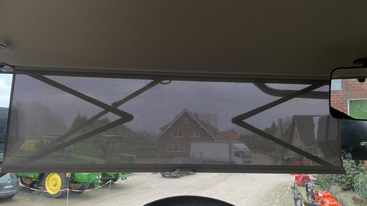 John Deere TRAKTOR 7R330 - Farm tractor: picture 4 John Deere TRAKTOR 7R330 - Farm tractor: picture 4