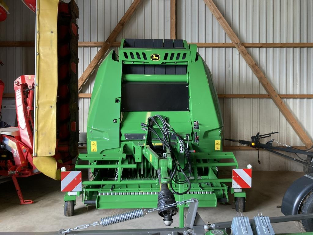 Bale wrapper John Deere V461M: picture 9 Bale wrapper John Deere V461M: picture 9
