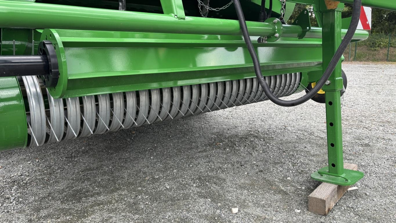 John Deere V461M - PAKET FÜR RUNDBALLENPR - Bale wrapper: picture 3 John Deere V461M - PAKET FÜR RUNDBALLENPR - Bale wrapper: picture 3