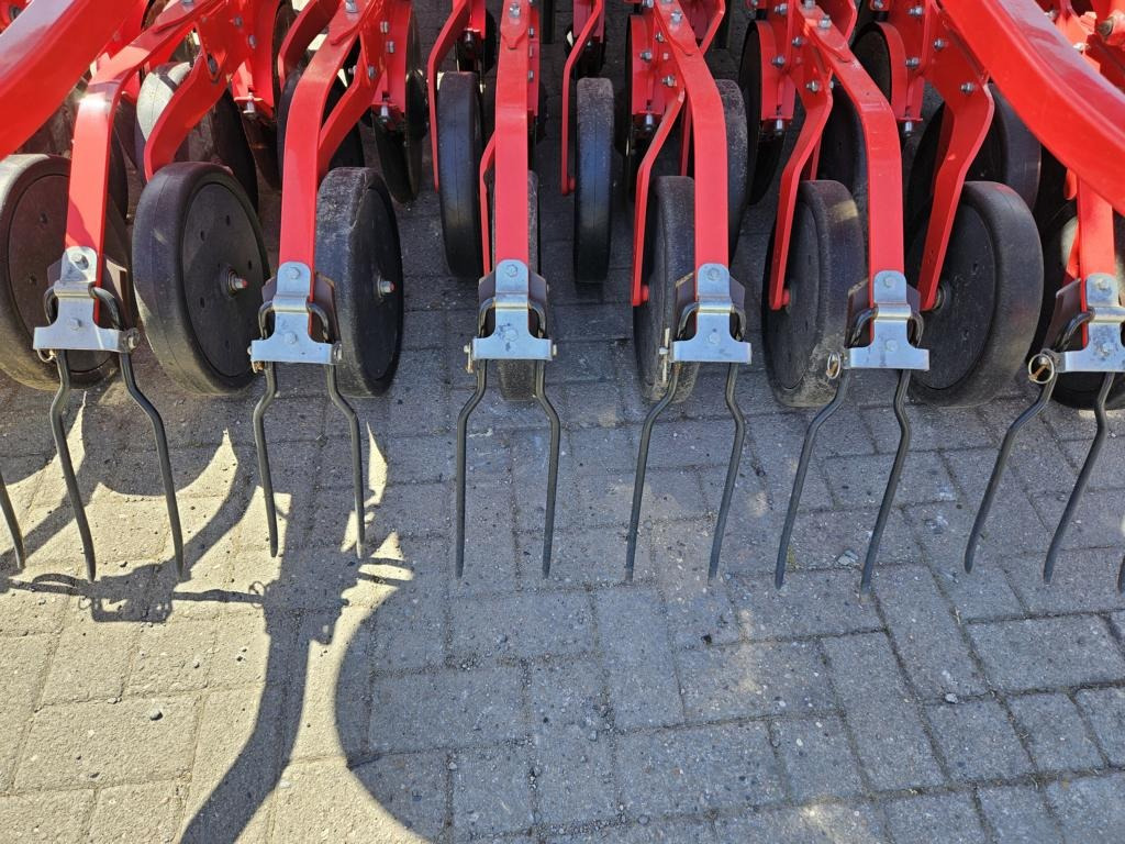 Pöttinger TERRASEM C6 - Combine seed drill: picture 3 Pöttinger TERRASEM C6 - Combine seed drill: picture 3