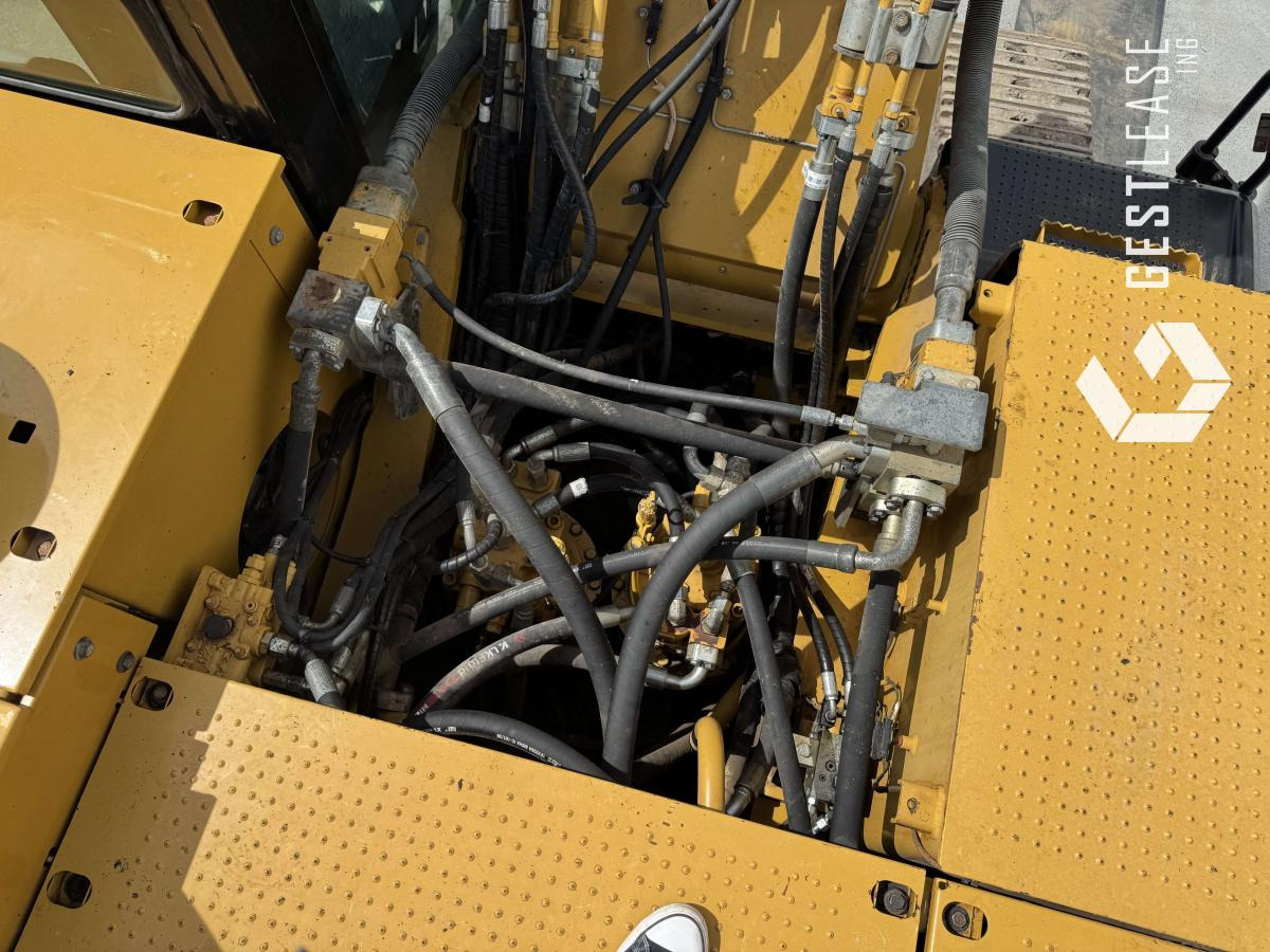 Crawler excavator Caterpillar 349 EL: picture 20