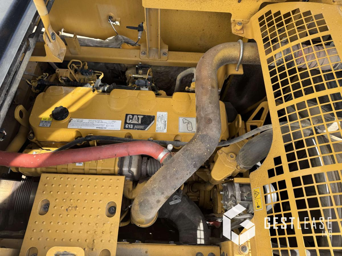 Crawler excavator Caterpillar 349 EL: picture 16