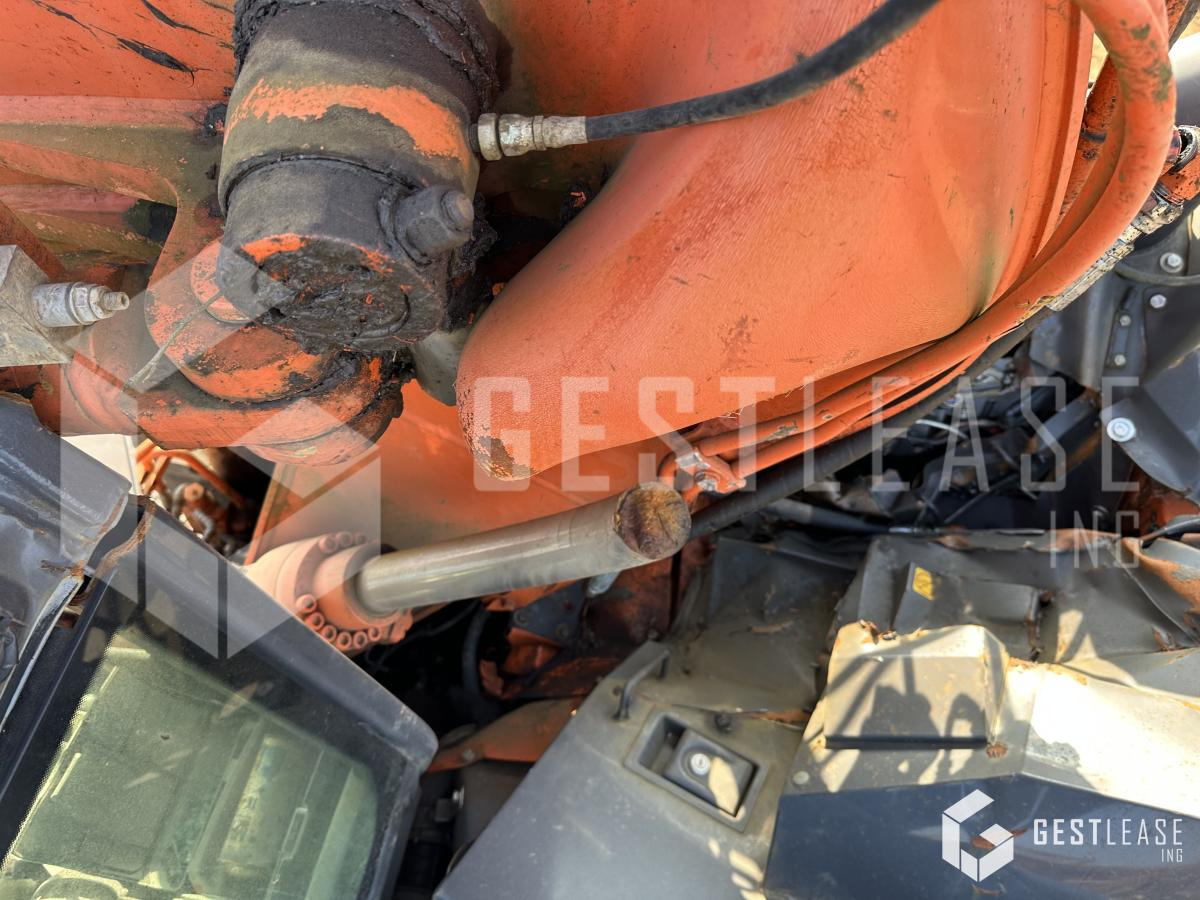 Hitachi ZAXIS 135 US - Crawler excavator: picture 5 Hitachi ZAXIS 135 US - Crawler excavator: picture 5