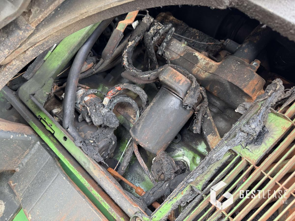 John Deere 6400 4RM - Farm tractor: picture 5 John Deere 6400 4RM - Farm tractor: picture 5