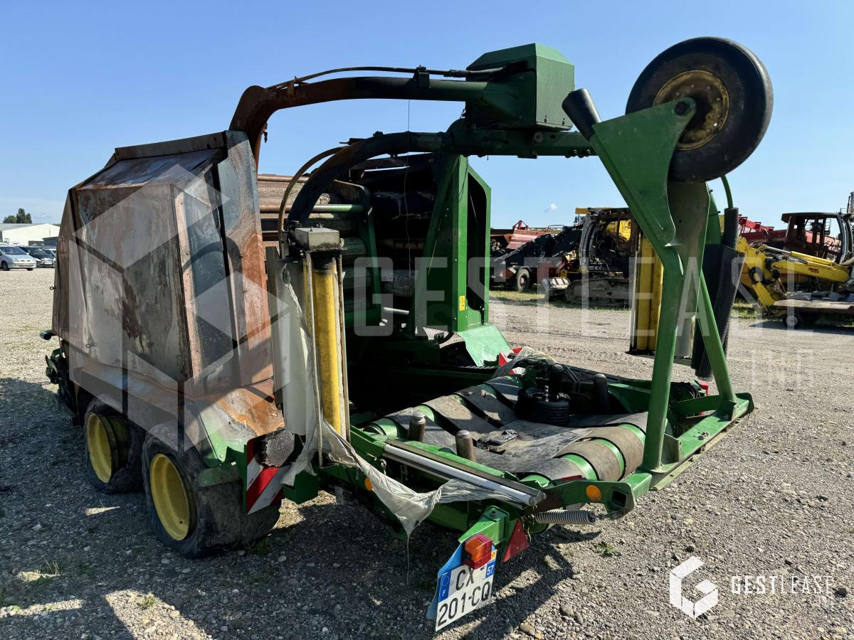 John Deere 744 - Round baler: picture 3 John Deere 744 - Round baler: picture 3