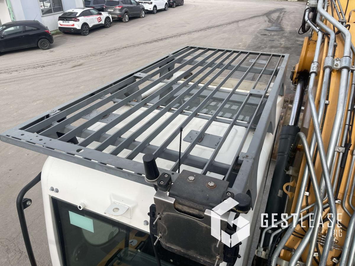 Crawler excavator Liebherr R926 LC: picture 20