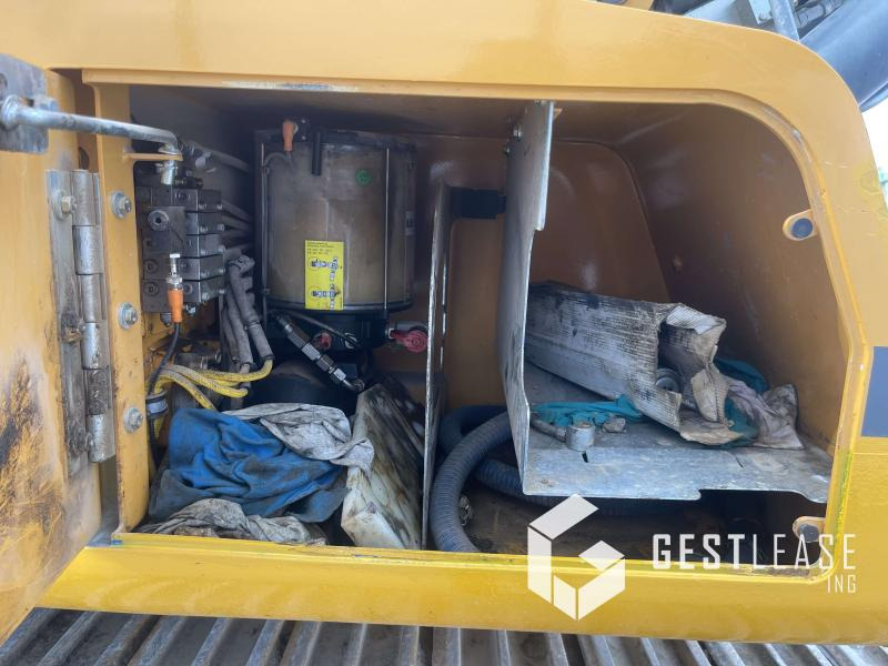 Crawler excavator Liebherr R926 LC: picture 23