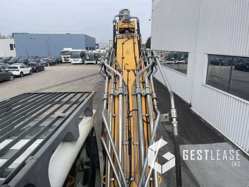 Crawler excavator Liebherr R926 LC: picture 19