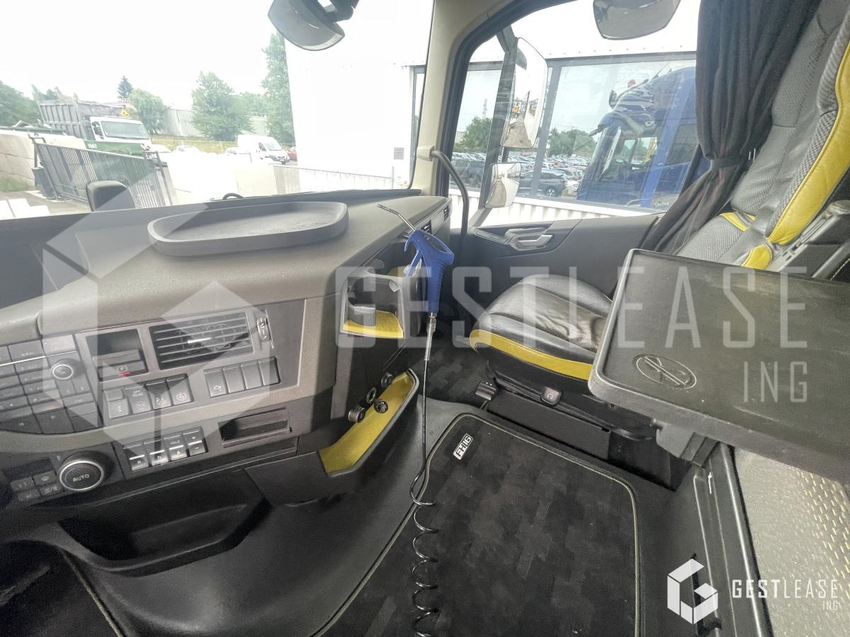 Tractor unit Volvo FH 650: picture 6