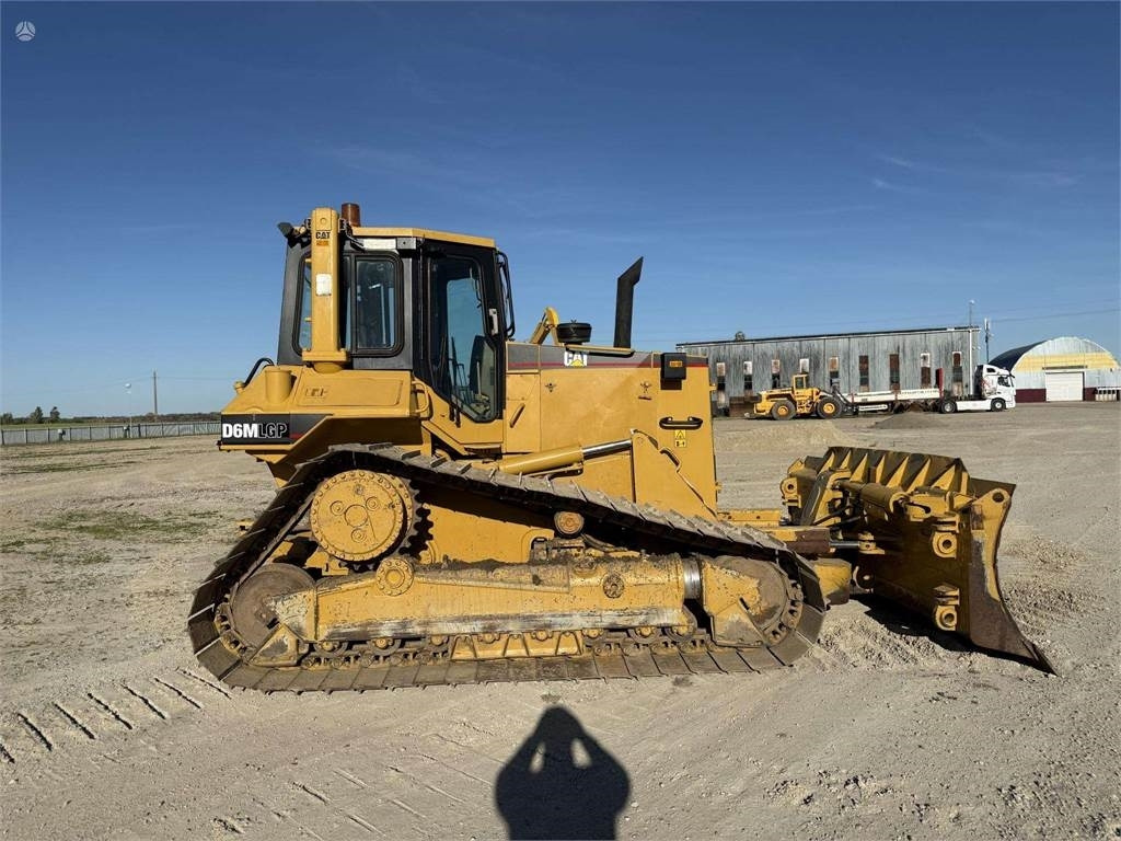 CAT D6M LGP - Bulldozer: picture 2 CAT D6M LGP - Bulldozer: picture 2