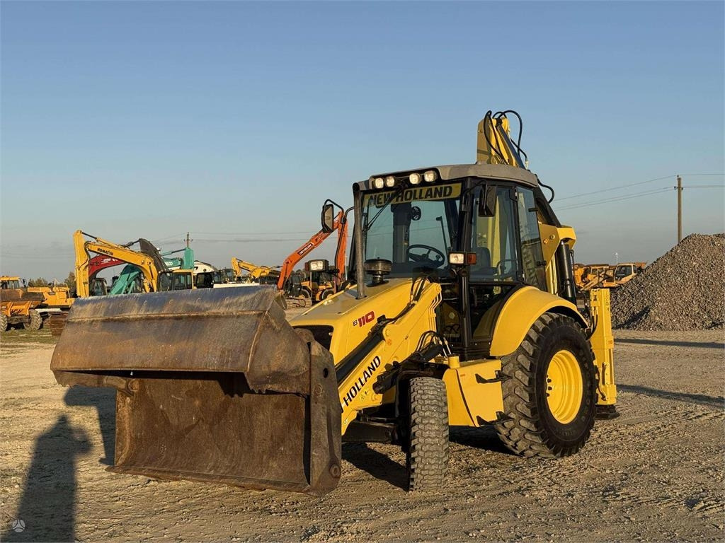 New Holland B 110-4PT , 2 quick couplers - Backhoe loader: picture 2 New Holland B 110-4PT , 2 quick couplers - Backhoe loader: picture 2