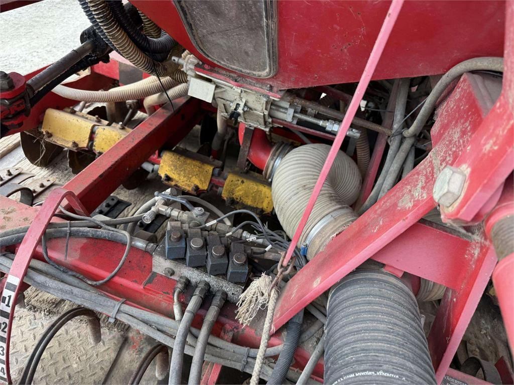 Vaderstad Rapid 600 F on lease Vaderstad Rapid 600 F: picture 13 Vaderstad Rapid 600 F on lease Vaderstad Rapid 600 F: picture 13