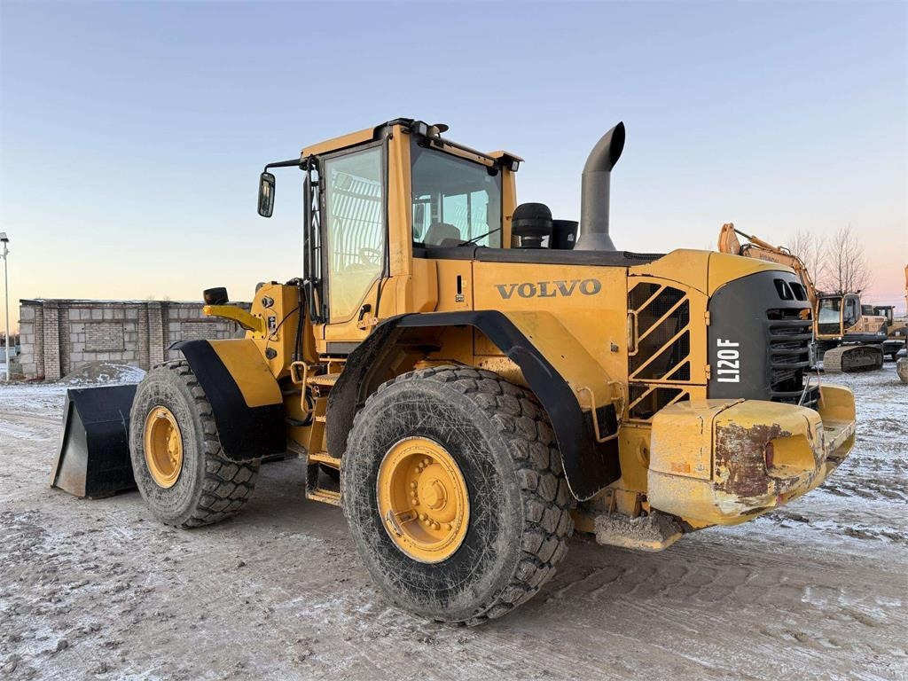 Volvo L 120 F , 4rd line , coupler - Wheel loader: picture 3 Volvo L 120 F , 4rd line , coupler - Wheel loader: picture 3