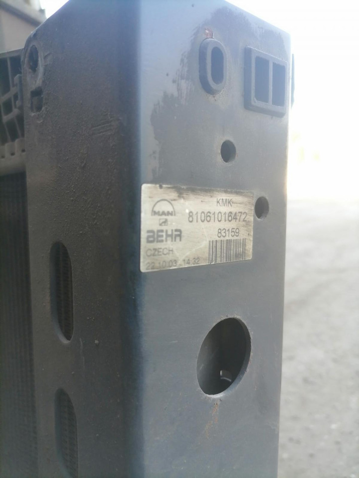 MAN Cooling radiator 81061016472 - Radiator for Truck: picture 3 MAN Cooling radiator 81061016472 - Radiator for Truck: picture 3