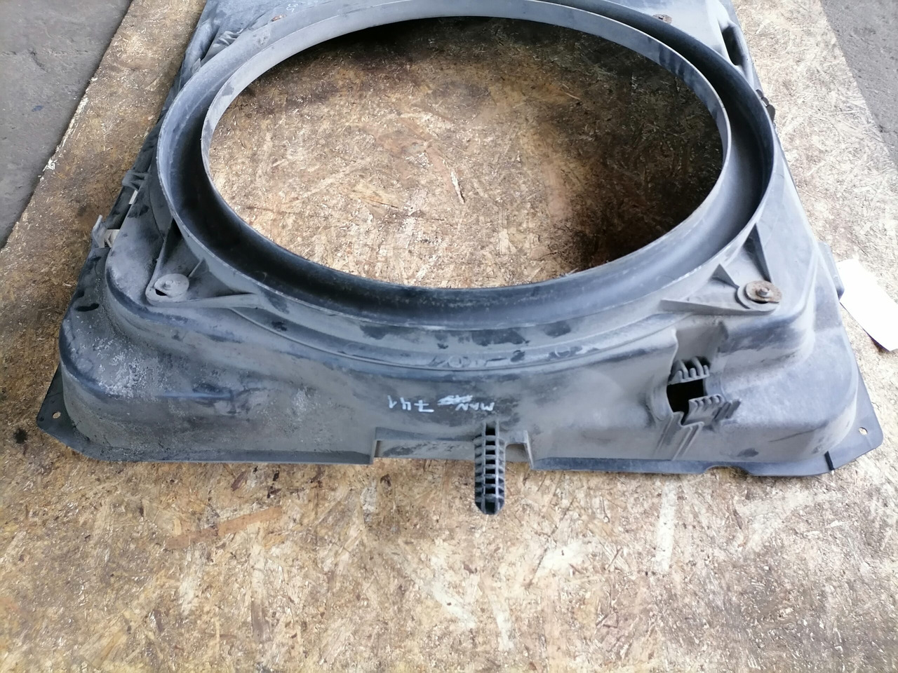 MAN Fan shroud 81066200145 - Radiator for Truck: picture 4 MAN Fan shroud 81066200145 - Radiator for Truck: picture 4