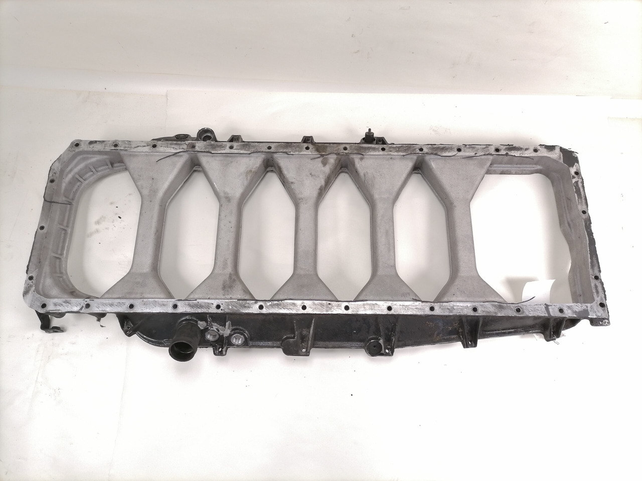 MAN Ladder frame 51011083036 - Oil pan for Truck: picture 2 MAN Ladder frame 51011083036 - Oil pan for Truck: picture 2