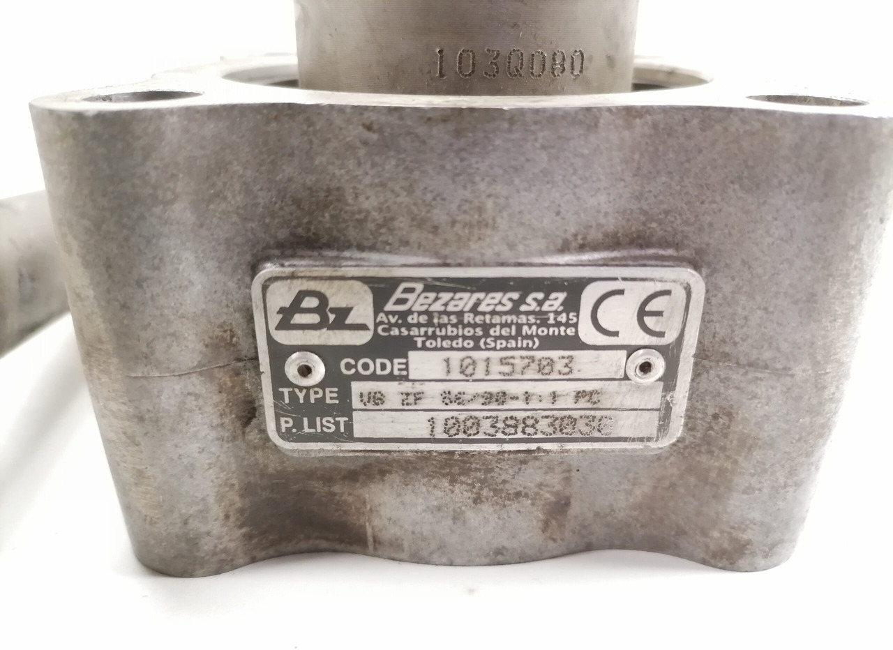 MAN PTO väljavõte + võll 1015703 - Hydraulics for Truck: picture 4 MAN PTO väljavõte + võll 1015703 - Hydraulics for Truck: picture 4