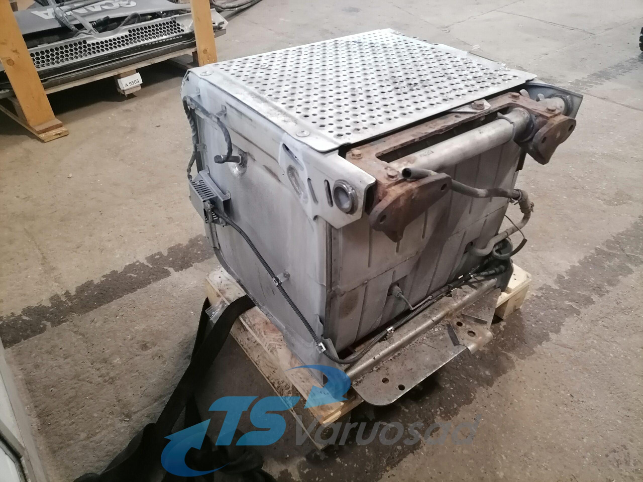 Mercedes-Benz Muffler A0034900314 - Muffler for Truck: picture 3 Mercedes-Benz Muffler A0034900314 - Muffler for Truck: picture 3