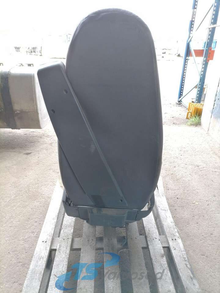 Renault Juhiiste 7485131006 - Seat for Truck: picture 3 Renault Juhiiste 7485131006 - Seat for Truck: picture 3