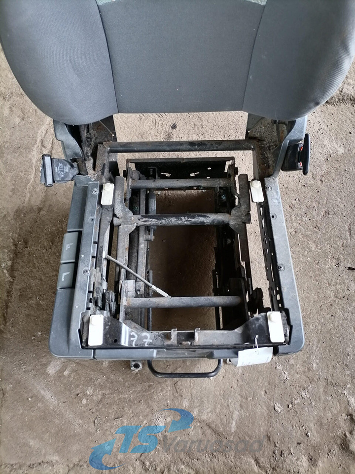 Renault Kaasreisija iste 7485130980 - Seat for Truck: picture 4 Renault Kaasreisija iste 7485130980 - Seat for Truck: picture 4