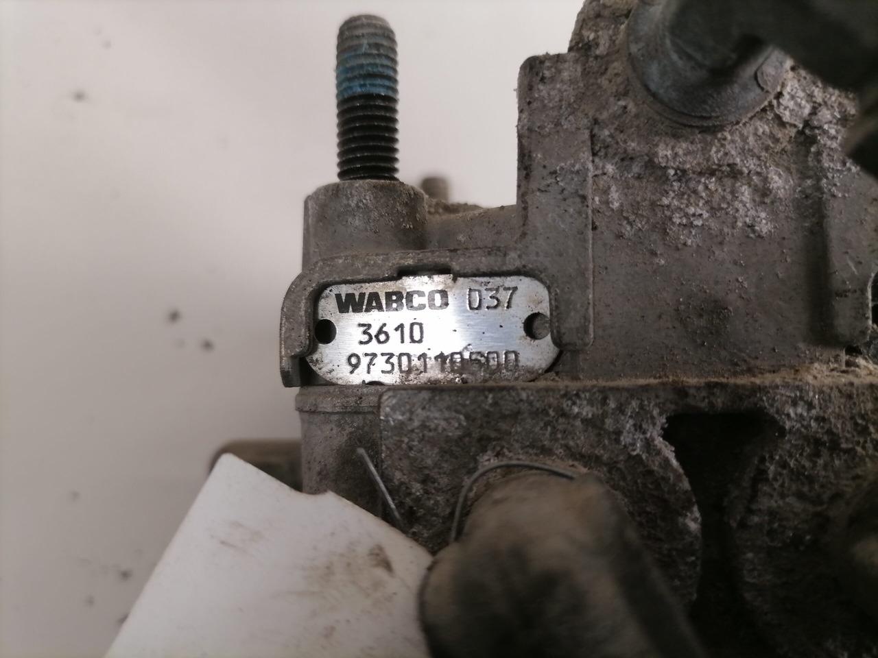 Scania Air pressure control valve 1425183 - Brake valve for Truck: picture 3 Scania Air pressure control valve 1425183 - Brake valve for Truck: picture 3