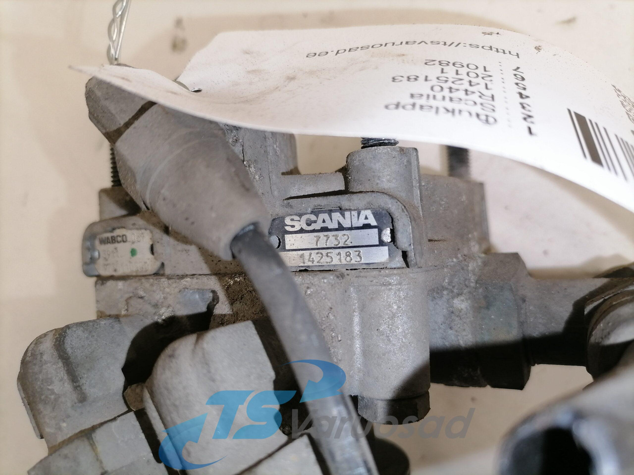 Scania Air pressure control valve 1425183 - Brake valve for Truck: picture 2 Scania Air pressure control valve 1425183 - Brake valve for Truck: picture 2