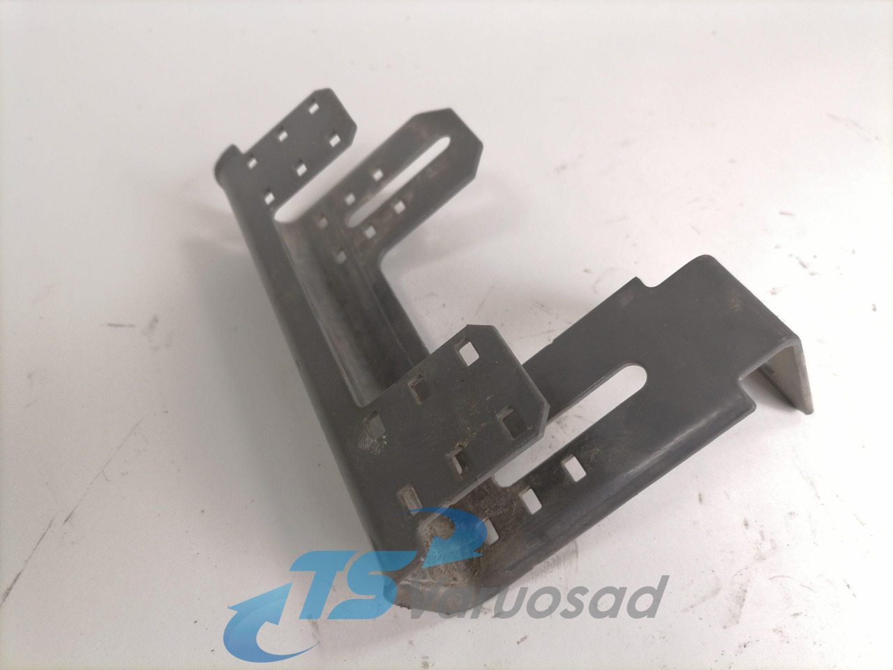 Scania Bracket 1747536 - Frame/ Chassis for Truck: picture 3 Scania Bracket 1747536 - Frame/ Chassis for Truck: picture 3