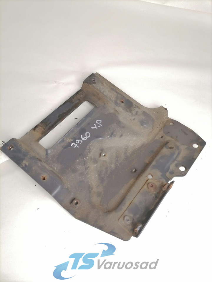 Scania Bumper bracket 1431584 - Bumper for Truck: picture 1 Scania Bumper bracket 1431584 - Bumper for Truck: picture 1