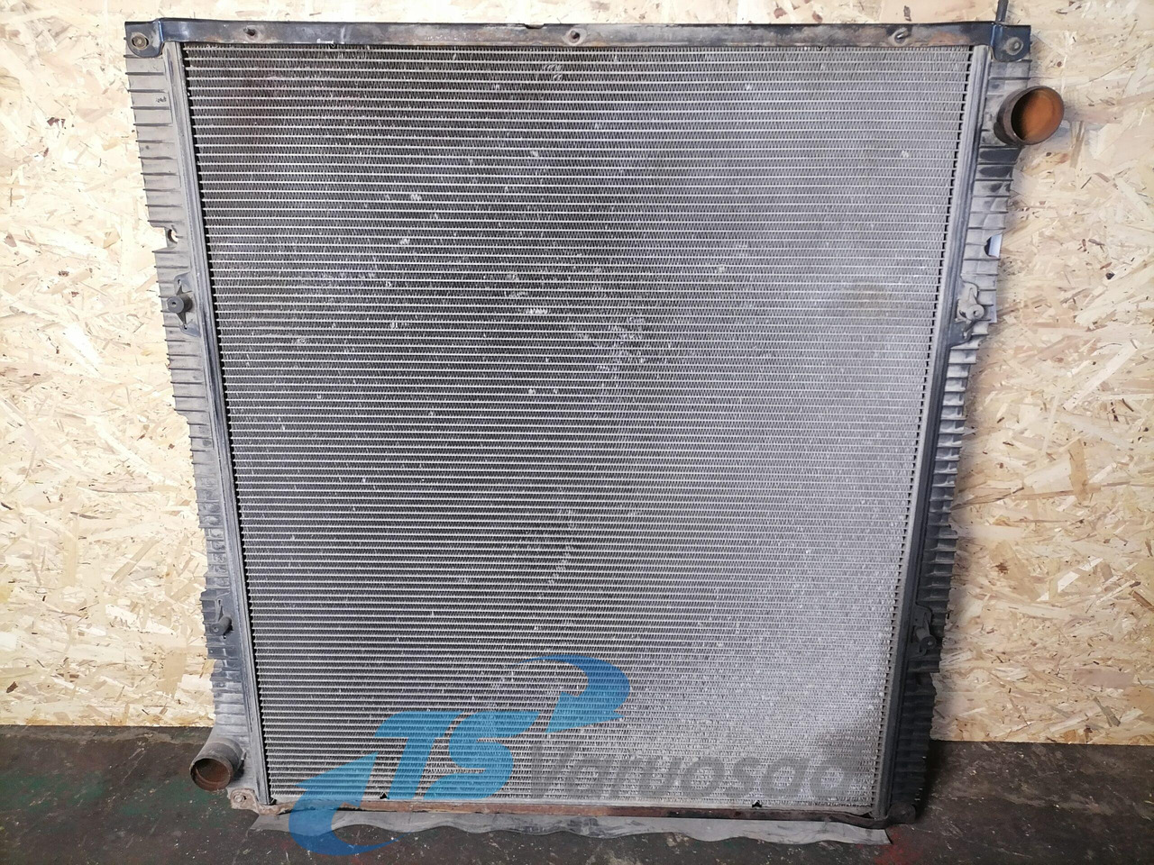 Scania Cooling radiator 1769997 - Radiator for Truck: picture 1 Scania Cooling radiator 1769997 - Radiator for Truck: picture 1