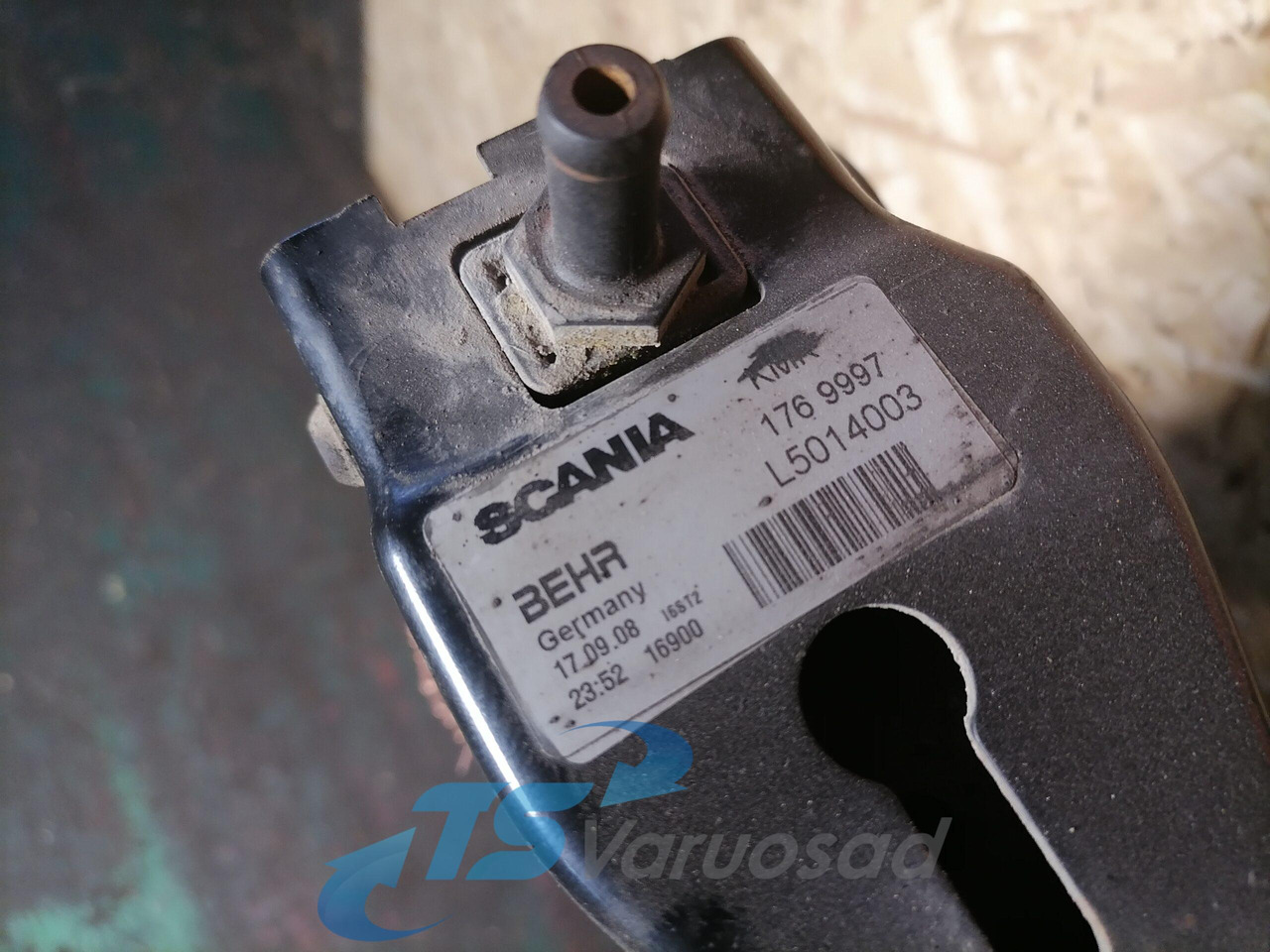 Scania Cooling radiator 1769997 - Radiator for Truck: picture 3 Scania Cooling radiator 1769997 - Radiator for Truck: picture 3