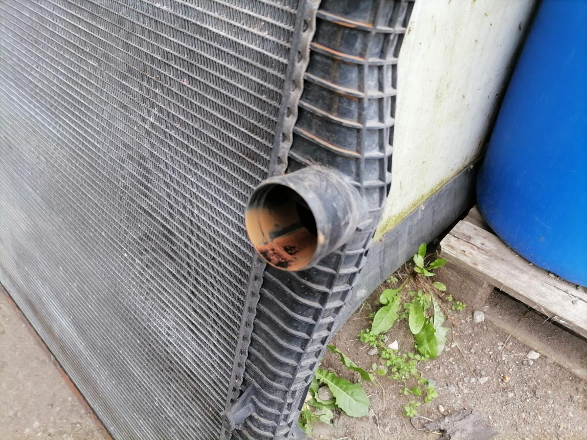 Scania Cooling radiator 1781365 - Radiator for Truck: picture 5 Scania Cooling radiator 1781365 - Radiator for Truck: picture 5