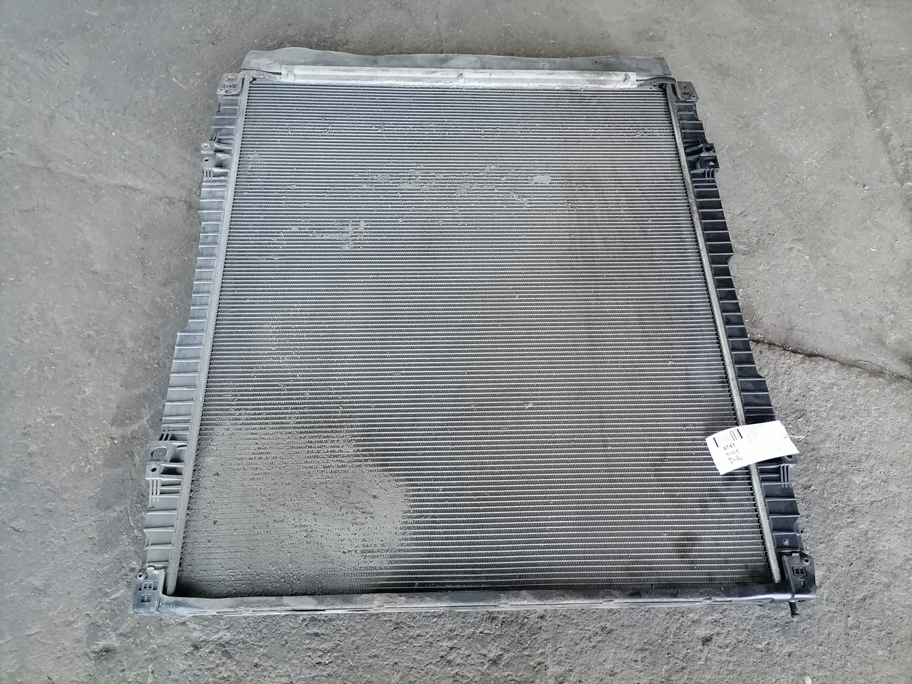 Scania Cooling radiator 1784616 - Radiator for Truck: picture 4 Scania Cooling radiator 1784616 - Radiator for Truck: picture 4