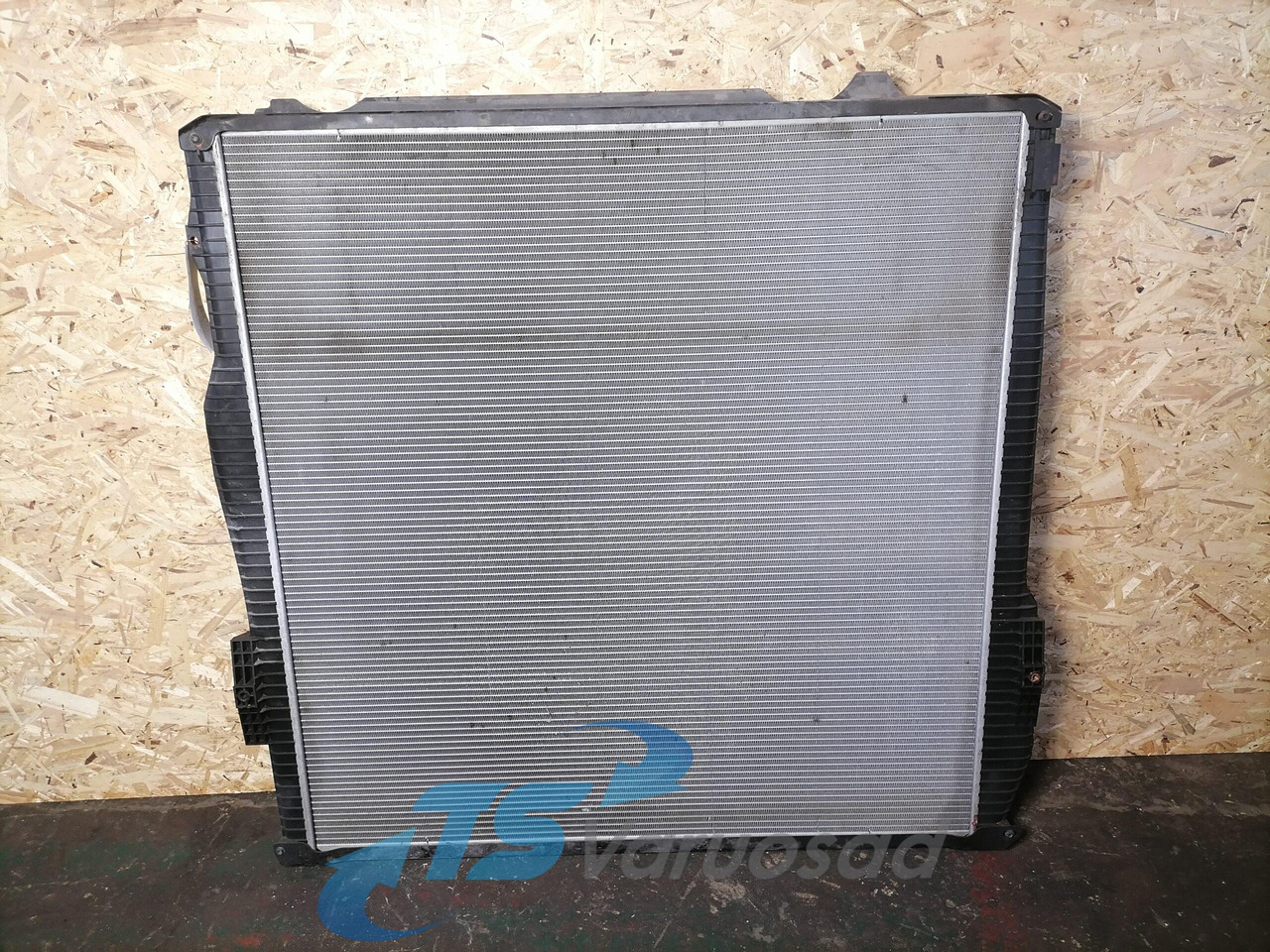 Scania Cooling radiator 1851542 - Radiator for Truck: picture 1 Scania Cooling radiator 1851542 - Radiator for Truck: picture 1