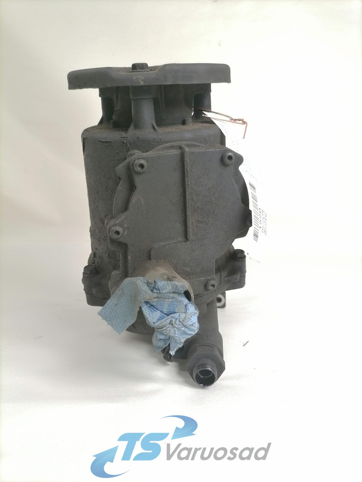 Scania Crankcase ventilation 1748694 - Crankcase for Truck: picture 3 Scania Crankcase ventilation 1748694 - Crankcase for Truck: picture 3