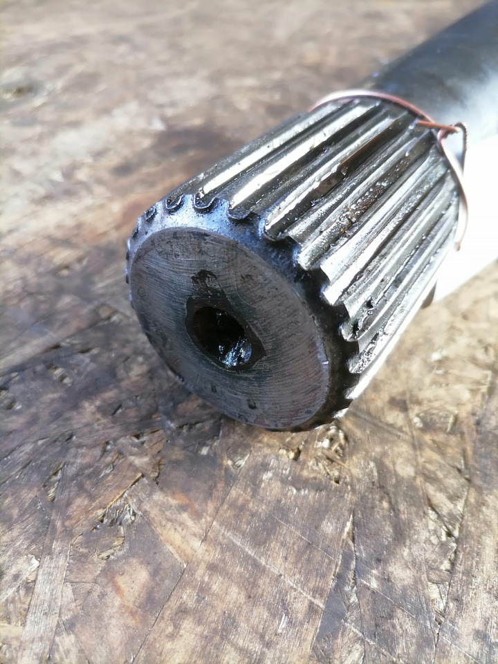 Scania Drive shaft 1761195 - Drive shaft for Truck: picture 4 Scania Drive shaft 1761195 - Drive shaft for Truck: picture 4