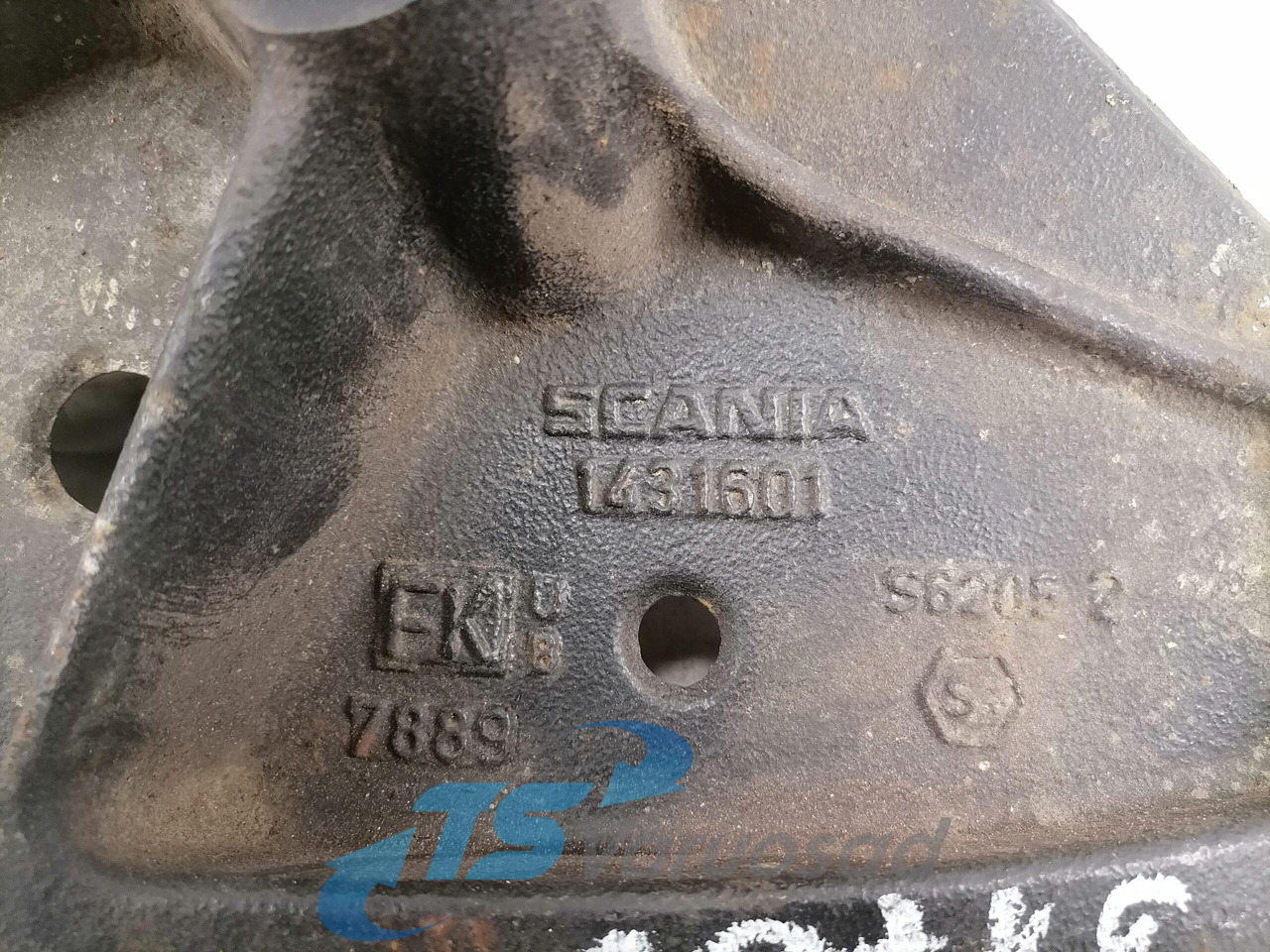 Scania Front bumper carrier 1431601 - Bumper for Truck: picture 3 Scania Front bumper carrier 1431601 - Bumper for Truck: picture 3